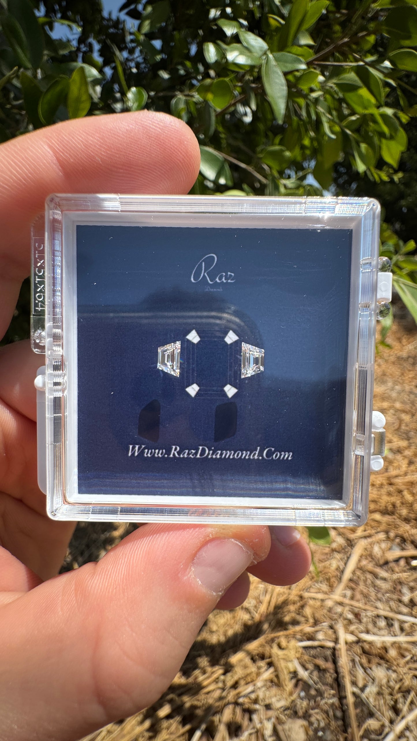2St=0.68Ct Trapezoid Pair Cut Side Stones Loose Natural Diamonds D-VVS-VS1