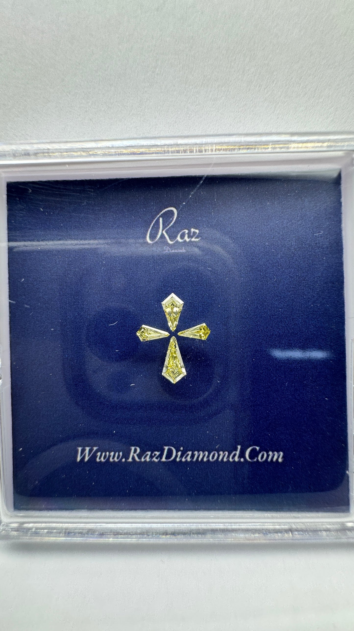 4St=0.41Ct Diamond Set Cross Loose Natural Diamonds Fancy Vivid Yellow-VS1-2