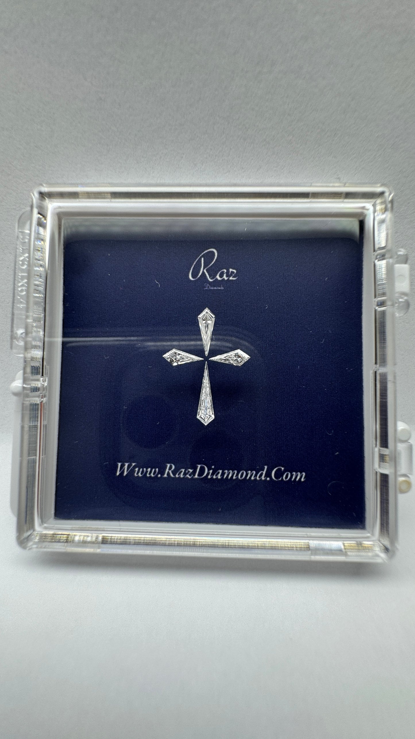 4St=0.45Ct Diamond Set Cross Loose Natural Diamonds D-VVS-VS2