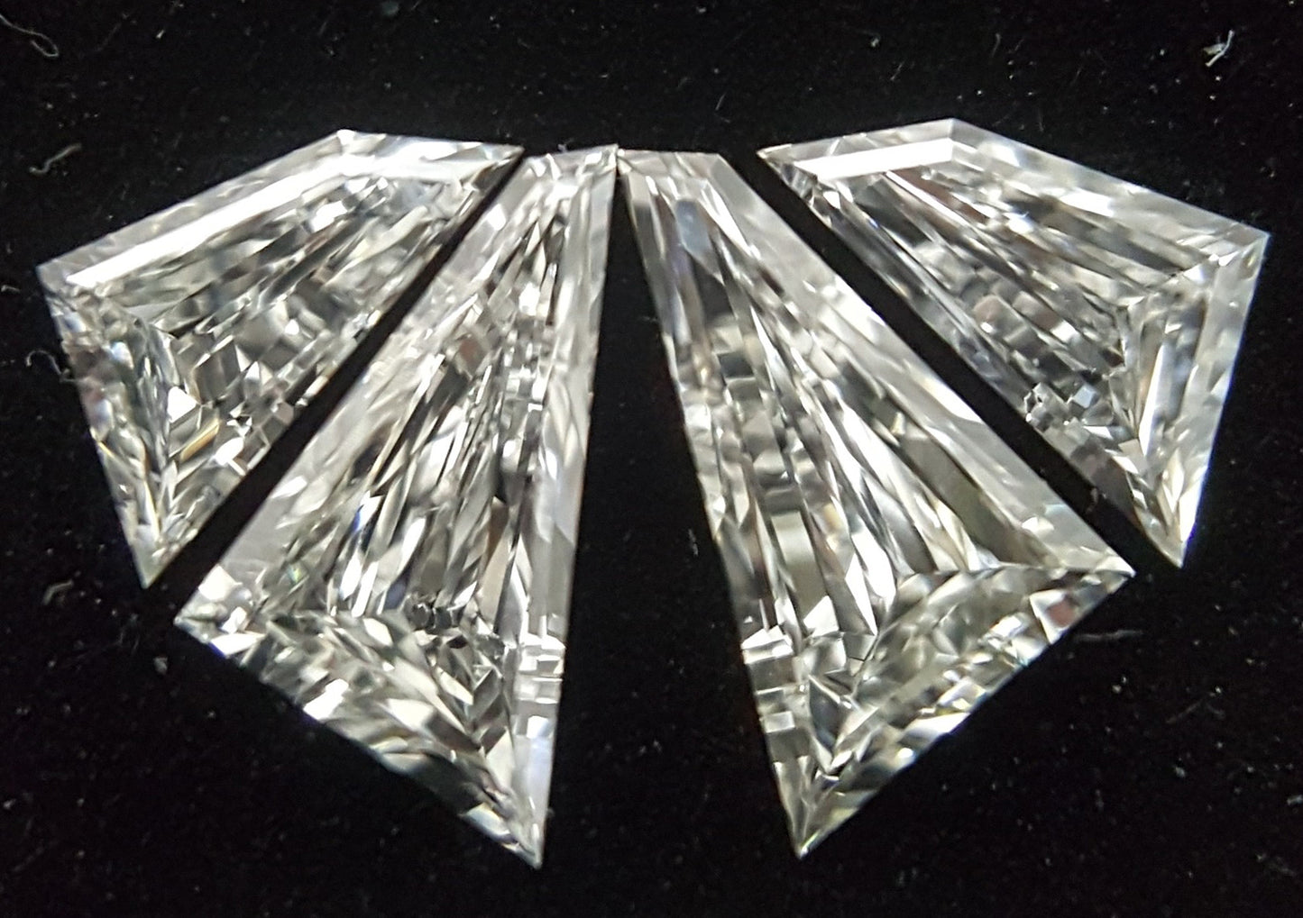 4 Stones=0.44Ct Side Stones Loose Set Mitznft Shape Pairs Natural Diamonds H | VVS