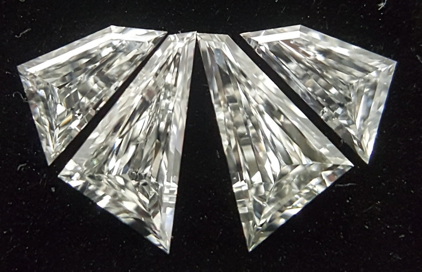 4 Stones=0.44Ct Side Stones Loose Set Mitznft Shape Pairs Natural Diamonds H | VVS