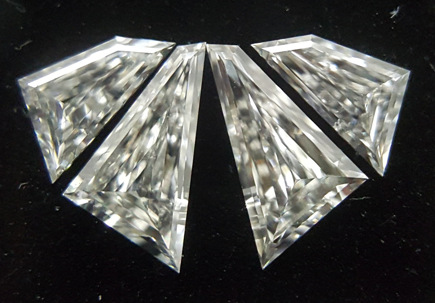 4 Stones=0.44Ct Side Stones Loose Set Mitznft Shape Pairs Natural Diamonds H | VVS
